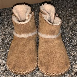 TODDLER UGG BOOTS SIZE 4/5